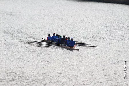 Ruderboot auf dem Kanal