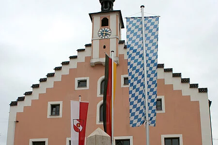 Obelisk zur Erinnerung an die Feier "700 Jahre Marktrecht Dietfurt"