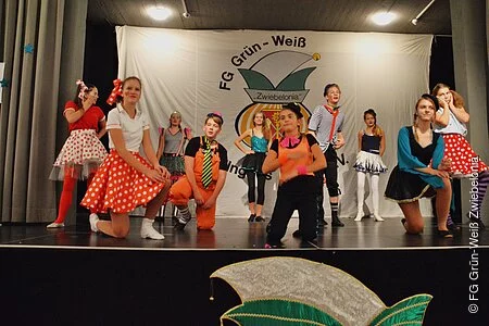 Auftritt der Faschingsgesellschaft Grün Weiß