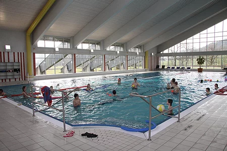 Innenbecken des Hallen- und Familienbad Greding