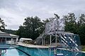 Becken des Freibad Beilngries. Mit neuer Kletterwand und Startblöcken. Ohne Personen