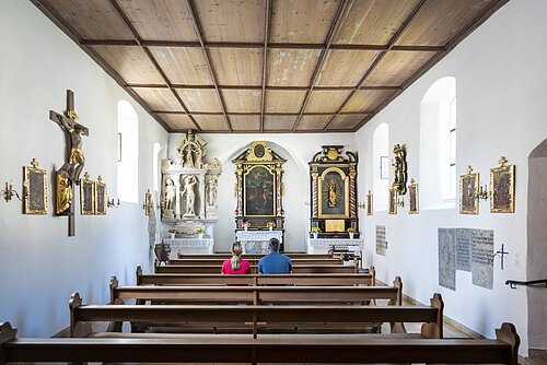 Katholische Filialkirche St. Georg Innenraum Katholische Filialkirche St. Georg Innenraum