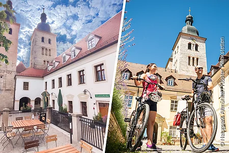 Links Innenhof mit Tischen, Stühlen und altem Gebäude mit Turm, rechts zwei Radfahrer vor historischem Gebäude mit Turm